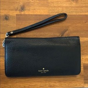 Kate spade clutch ♠️